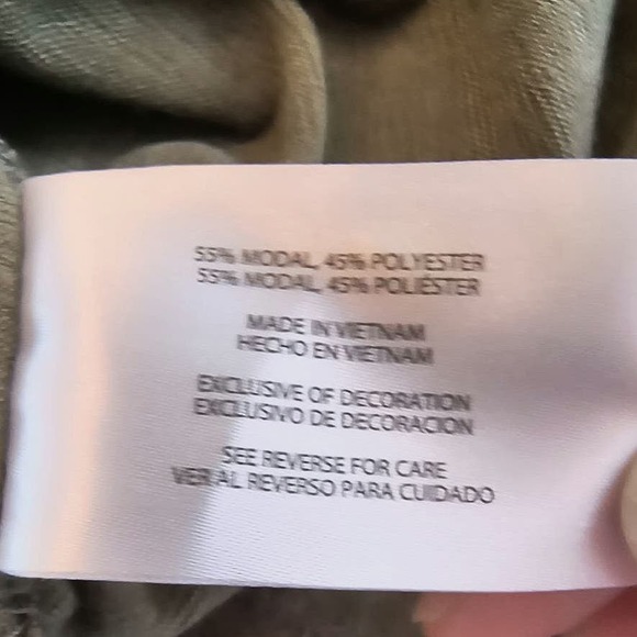 Gap Short Sleeve Tee Women's Sz M Olive Green V Neck Pull Over Soft Modal Blend - Picture 10 of 13